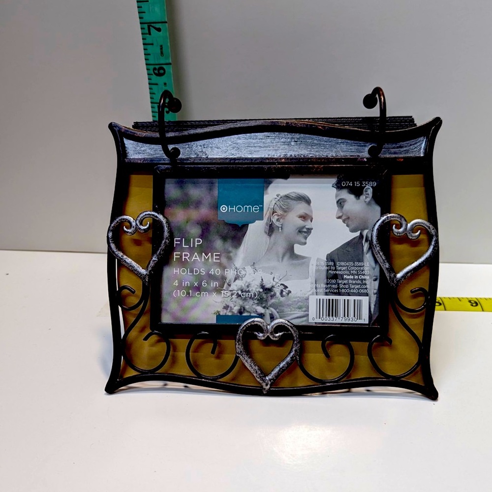 Wedding flip frame with hearts 4X6 holds 40 photos